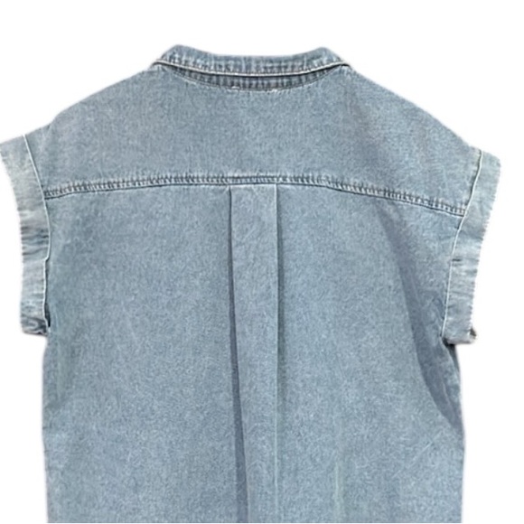 Umgee Denim Short Sleeve Frayed Hem Button Down Front Oversized Casual Top Small - Picture 6 of 9